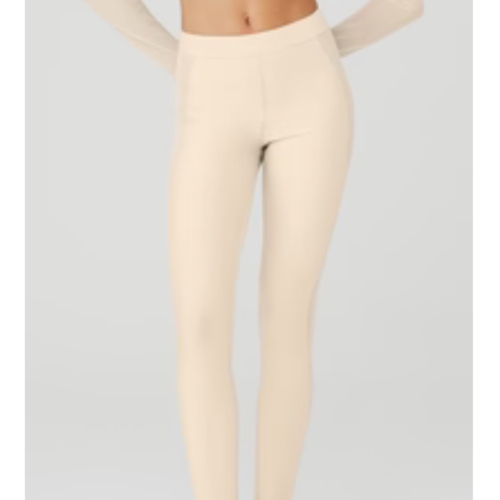 New without tags Alo Yoga highwaist ballet dream legging in macadamia